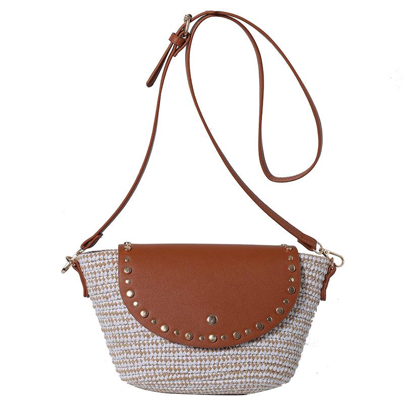 

Japanese and Korean Xiaoxiangfeng personalized weaving contrasting colors women s commuting small square bag summer new shoulder messenger bag хаки