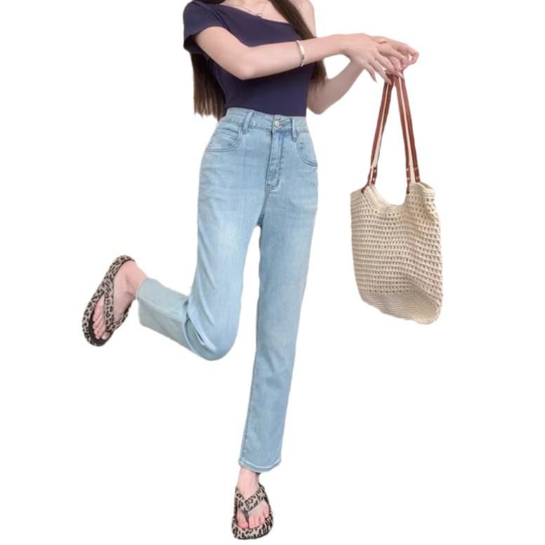 Winter 2024 Minimalist Wide-Leg Jeans for Plus-Size Pear-Shaped Women - Slimming Straight-Leg Style