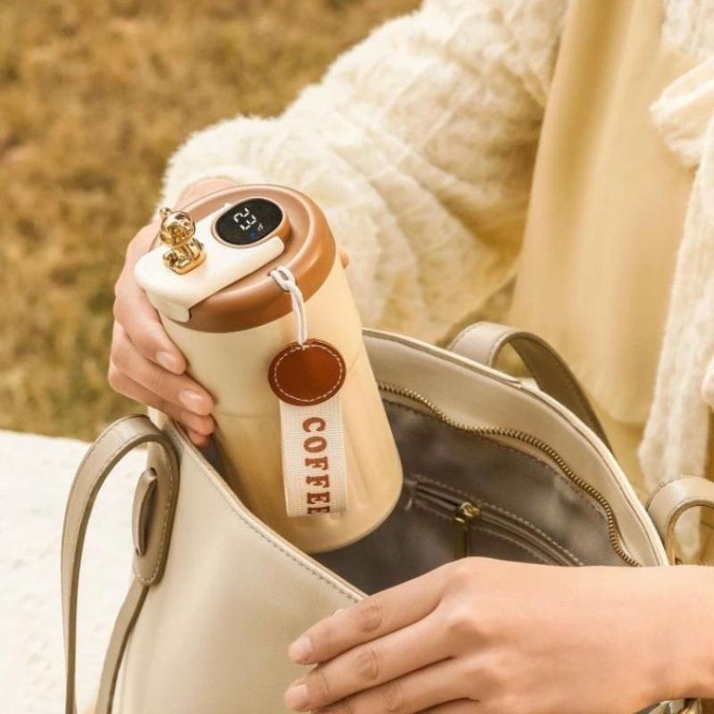 Hochwertiger Becher Heiß- und Kalt-Vakuumisolierter Becher Edelstahlbecher Tragbarer Wasserbecher