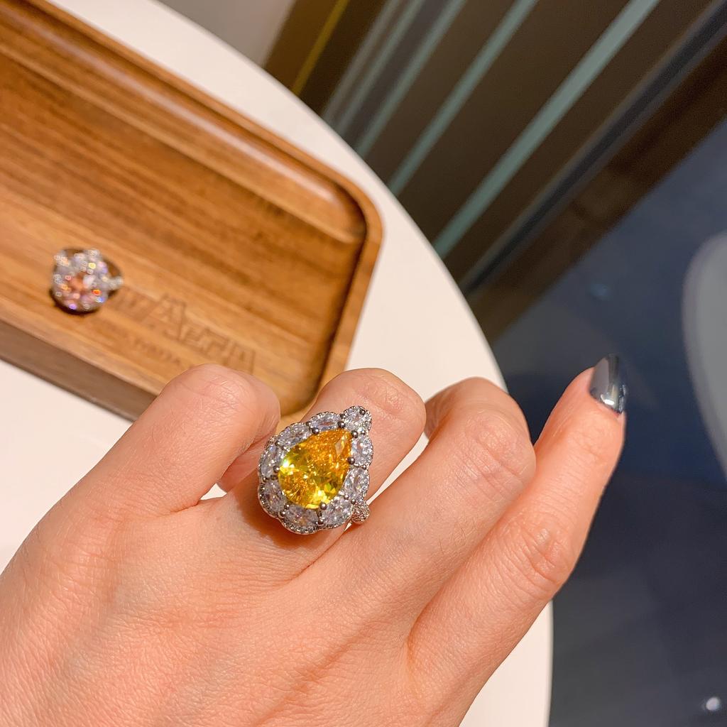Jewelry Simulation Pink Diamond, Yellow Diamond Retro Square Ring Yao Set With Diamond Water Drop Ring 10 * 14