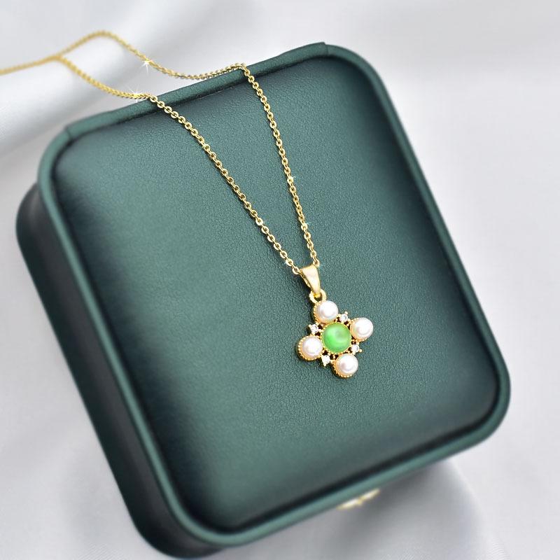 

Cross Emerald Necklace Women S Light Luxury Retro Trend Versatile Collarbone Chain