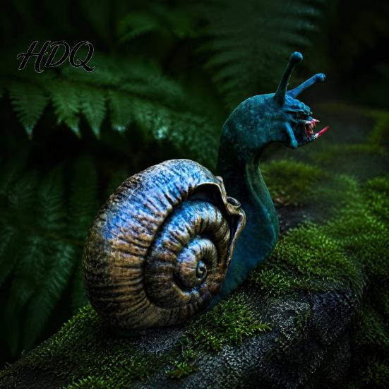 Trendy Gothic Desktop Accents Halloween Snail Skull Resin Statue, Creepy Horror Ornament with Dark Style Home Decor Shell, Scary for Party Haunted