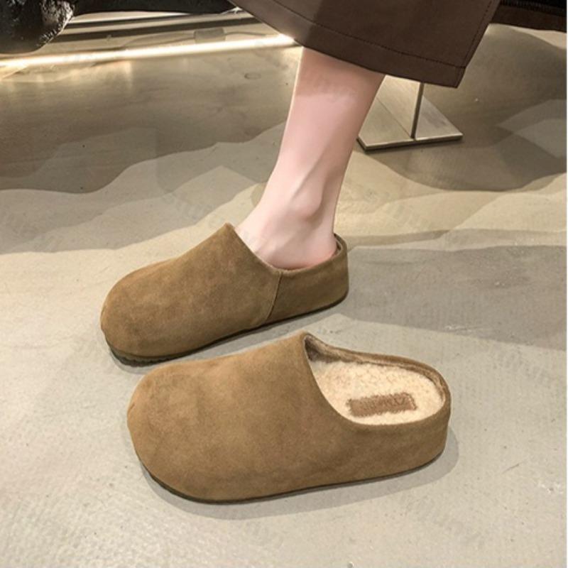 Winter Women's Fashion Slippers 2026 New High-quality Suede Platform Casual Shoes Outdoor Round Toe Clogs Retro Plush Slippers