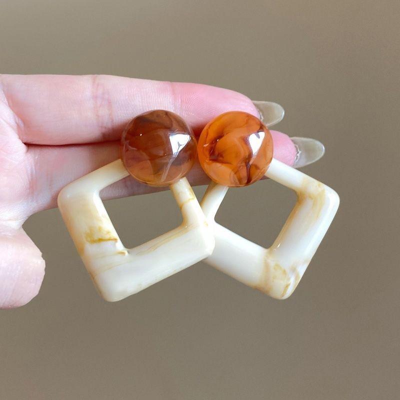 Silver Needle Retro Resin Geometric Round Oval Pendant Earrings Maillard Style Stud Earrings Niche Design Earrings Women