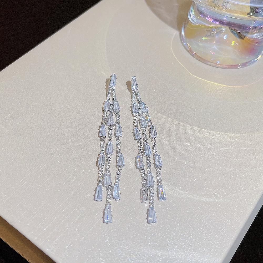 Übertreibene 925 Sterlingsilber Zirkon Quastenohrringe mit europäischem & amerikanischem Design - High-End Modeaccessoire