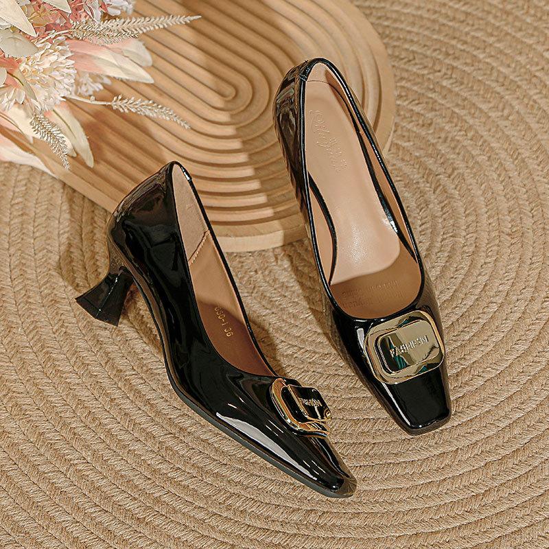 Burgundy Patent Leather Shallow Mouth Single Shoes Women's Spring 2025 New Square Head Thin Heel Red Wedding Shoes Temperament High Heels