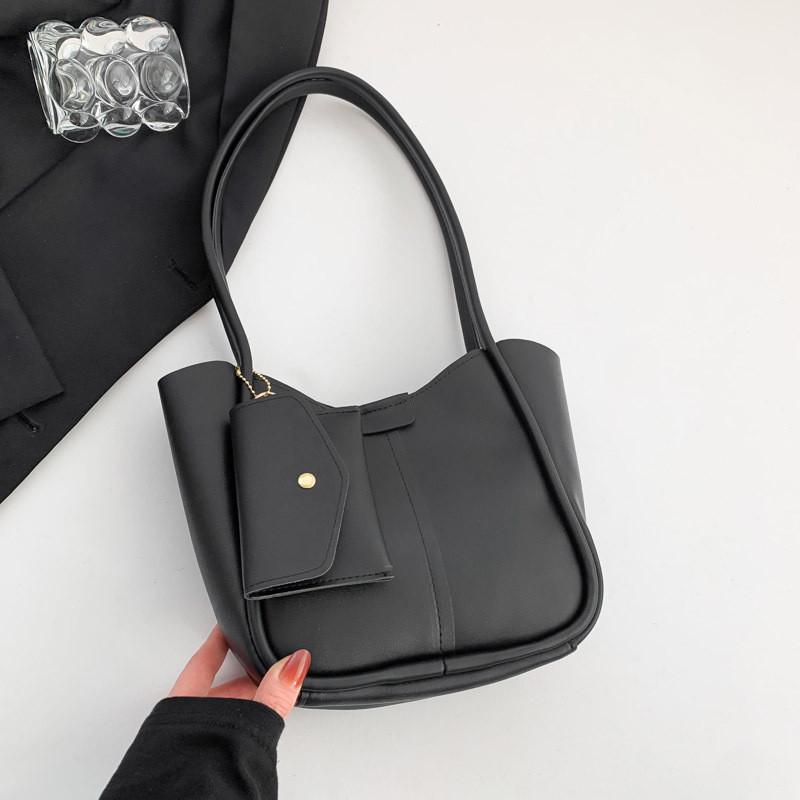 Chic Retro Casual Green Bucket Bag Versatile Underarm Bag For Fashionable Street Style Black