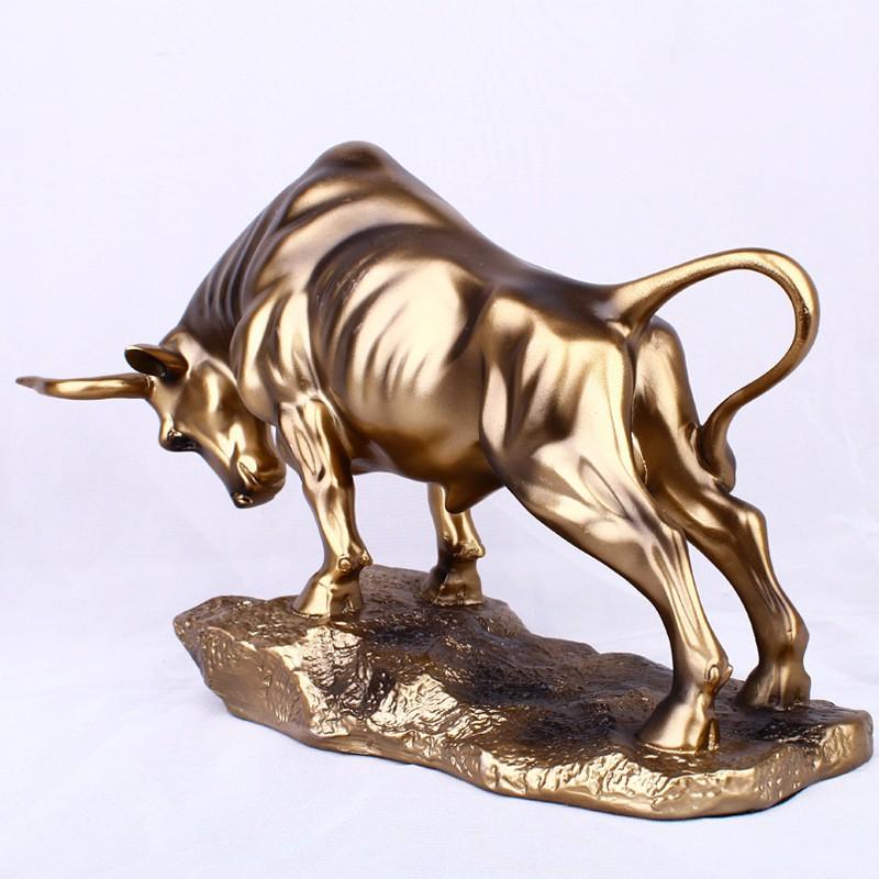 Resin Bull Figurine Decorative Sculpture European Style Home Office TV Cabinet Display Ornament