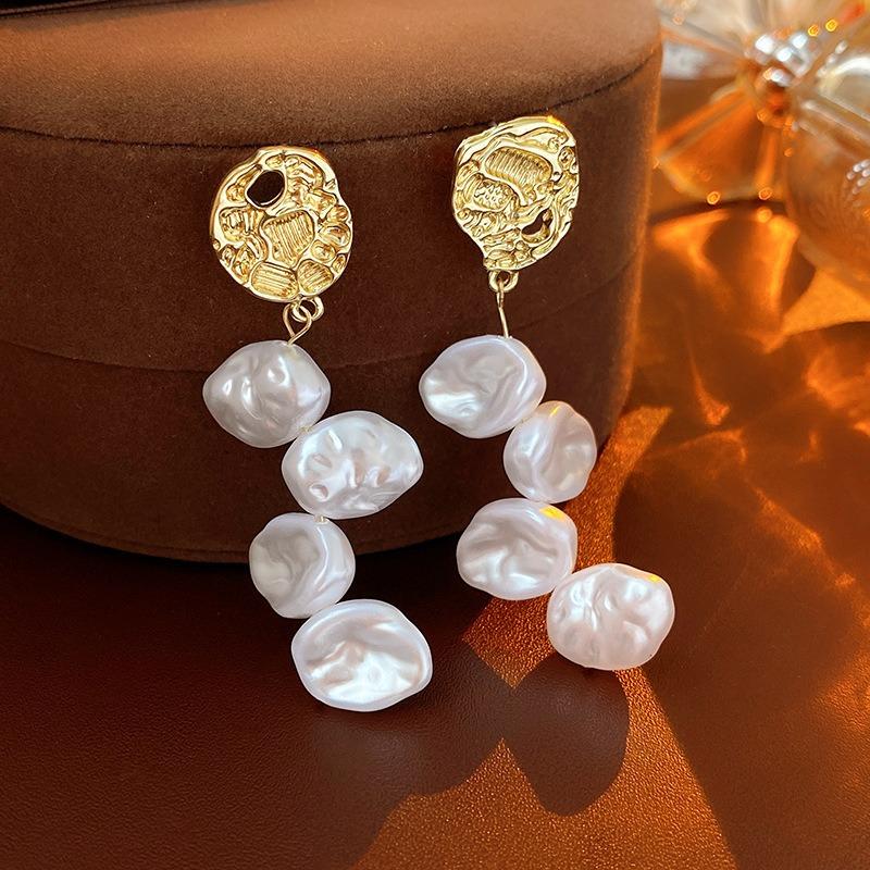 Retro Court Style Earrings Niche Light Luxury High-end Stud Earrings Versatile Earrings