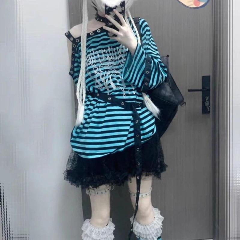 2KWEIRD Harajuku Punk Striped Print T Shirts Y2k Gothic Girls Off Shoulder Blue Red Loose Butterfly Letter 2000s Subculture Grunge Tees