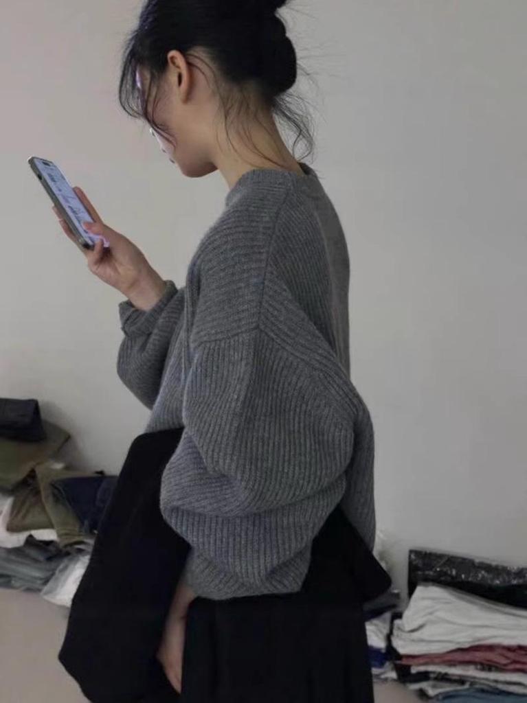 Women's Ribbed Round Neck Wool Sweater - Loose, Slimming Knit Pullover, New Fashion Style