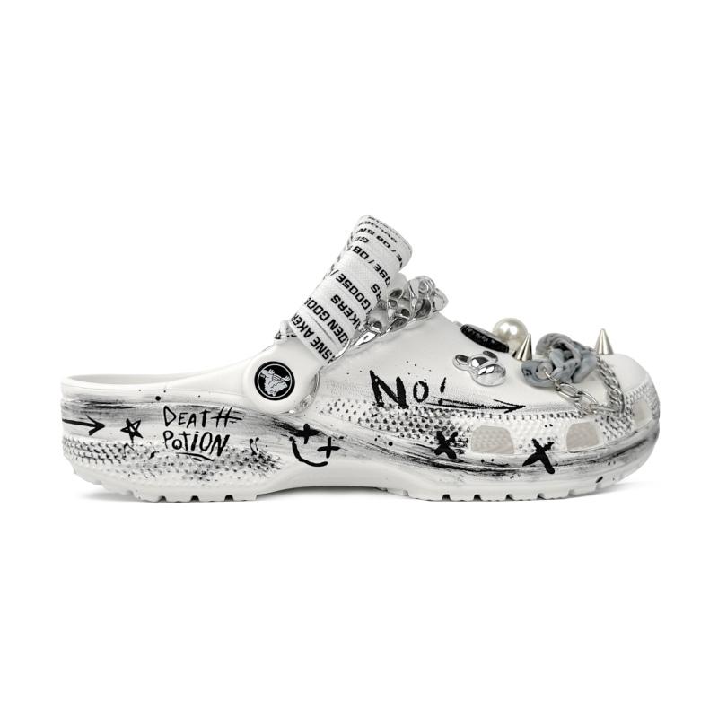 Crocs Classic Clog Casual Fashion Clogs Women's Black White