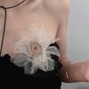 Damen Brosche Netzgarn Feder Rose Blume Dekor Schal Dekorative Reversnadel Kragen Hüte Taschen Mäntel Schals Taschendekoration