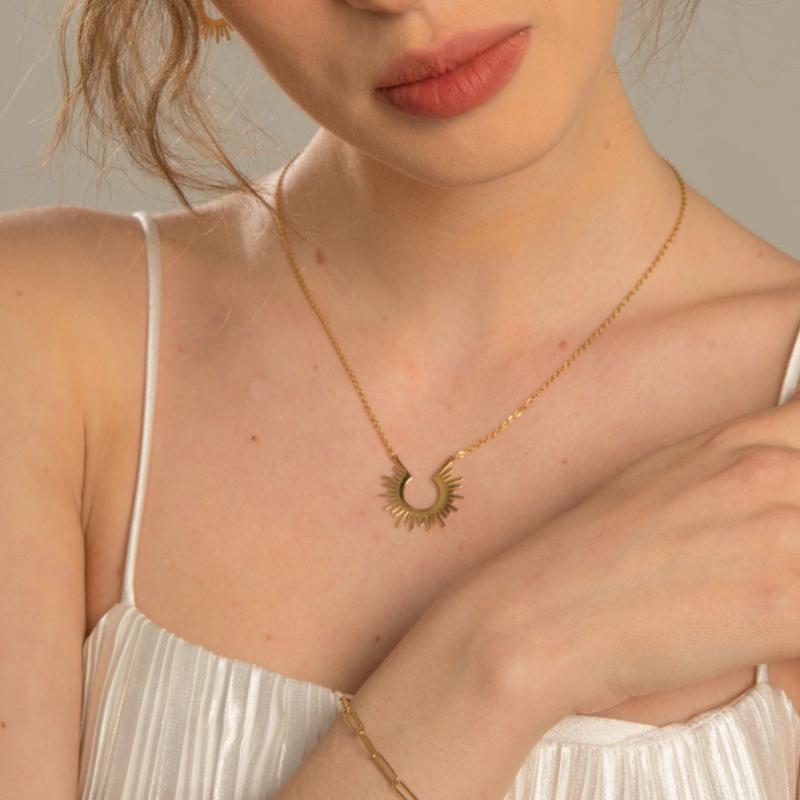 Jewelry Simple Sunflower 18K Stainless Steel Women's Short Necklace Stainless Steel Jewelry