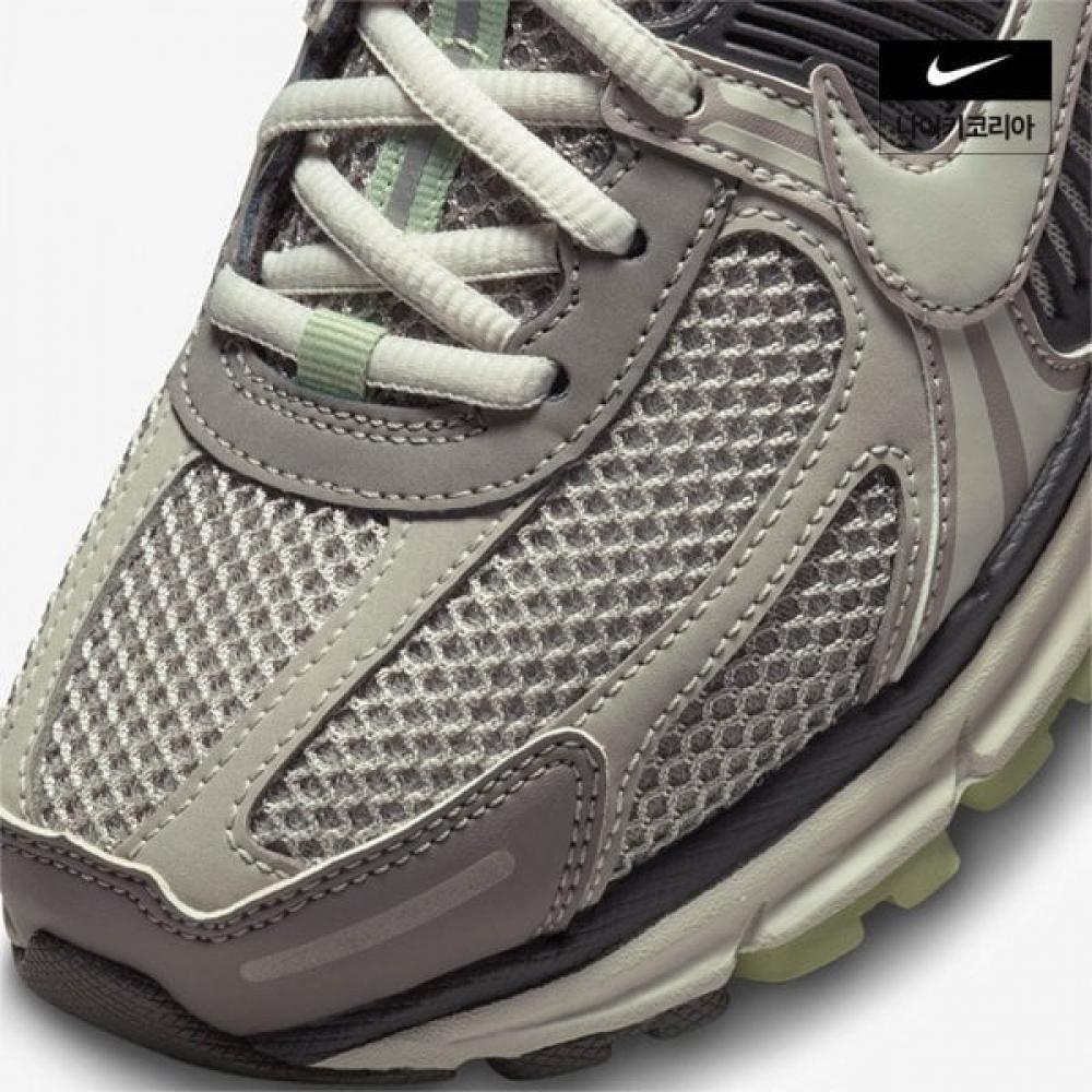 Women S Nike Zoom Vomero 5 Fb8825 001