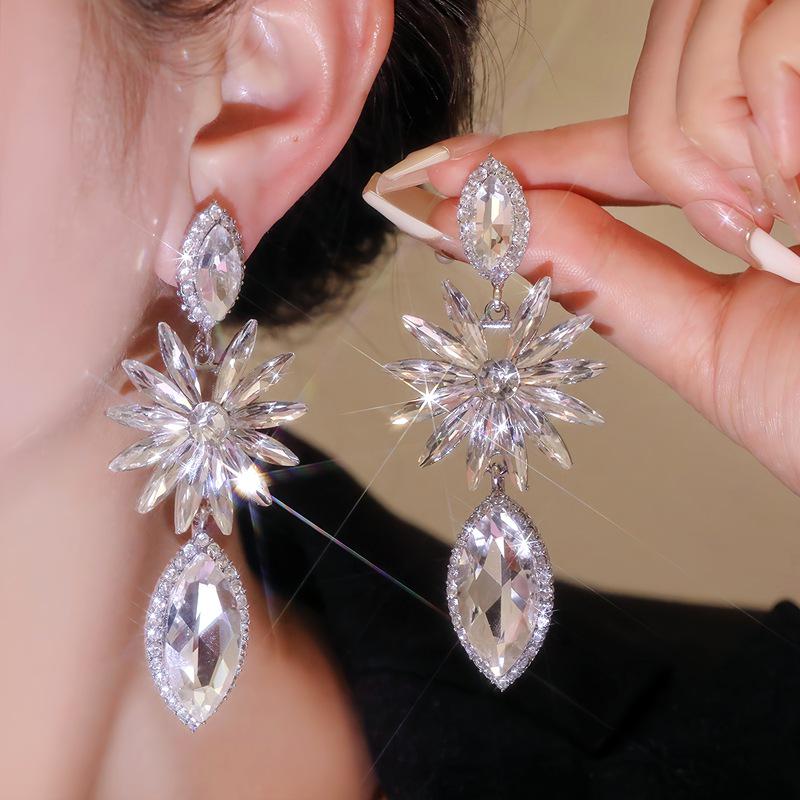 Elegant Tassel Long Earrings: European & American Fashion, High-End Prom & Evening Goddess Style.