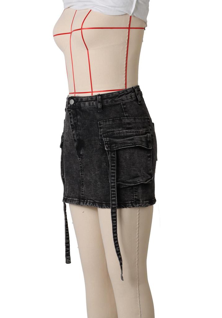 Amerikanischer Retro-Denim-Arbeitsrock für das spicy Mädchen mit Bändern & großen Taschen