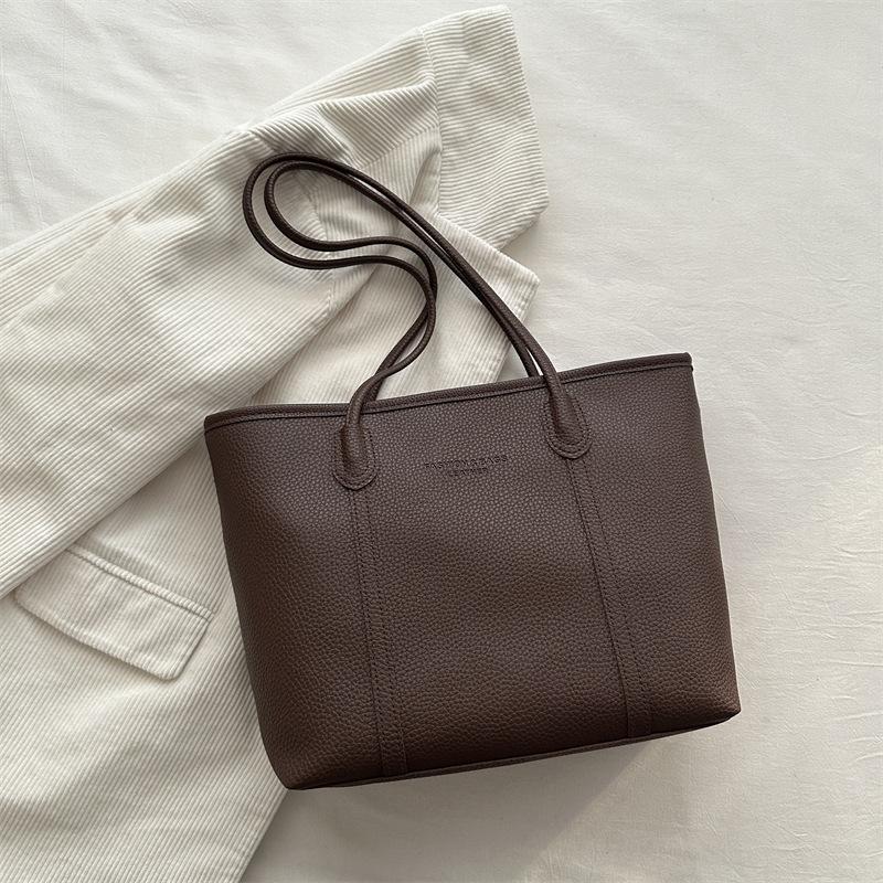 

Minimalist Brown Large Capacity Tote Soft PU Leather Handbag For Women Casual Travel Shopping Versatile Shoulder Bag коричневий