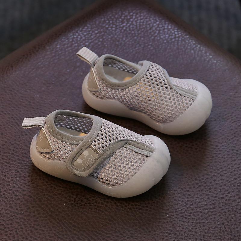 Erste Laufschuhe für Kleinkinder für Jungen & Mädchen, atmungsaktive Sportschuhe aus Mesh mit weichen Sohlen, leichte Sneaker für Babys & Kleinkinder