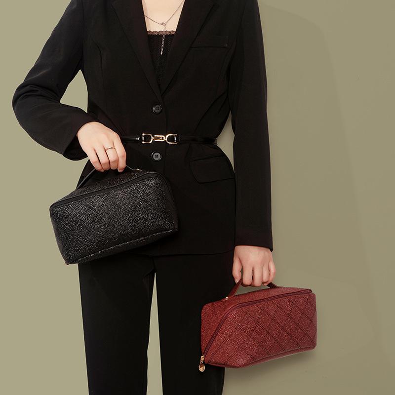 Large Capacity Portable Makeup Bag Storage and Finishing Bag Waterproof High-value Small Square Bag Pillow Makeup Bag