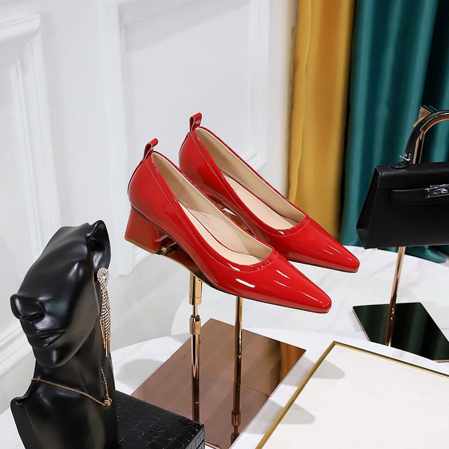 Korean Patent Leather Pointed-Toe Women's Shoes - Fashionable, Simple, Comfortable with Versatile Thick Medium Heel