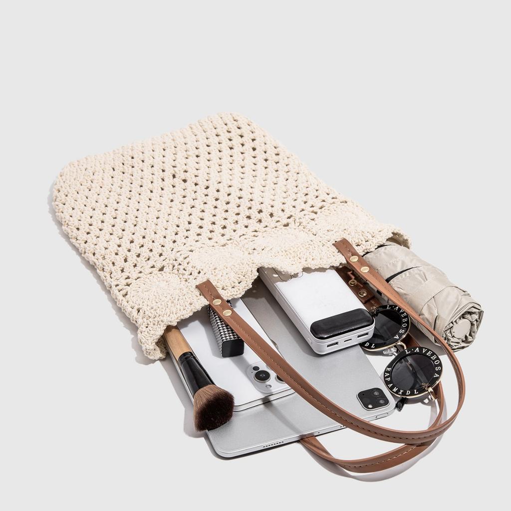 Literary Retro Handwoven Bag Women's New Versatile Commuter Shoulder Bag Vacation Wind Beach Bag