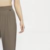 Nike Pantalones casuales Dri-Fit cómodos transpirables suaves de corte holgado para mujer parte inferior gris mineral HQ0236-004