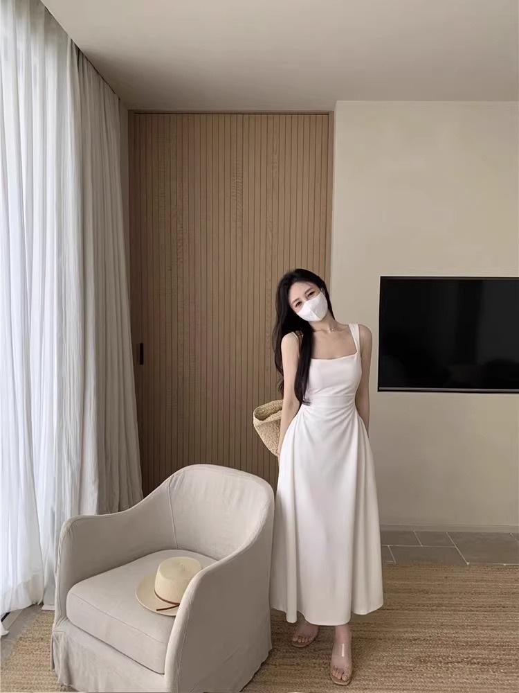 "Women's Black & White French-Inspired A-Line Suspender Dress - Pleated Waist, Plus Size, Spring/Autumn"