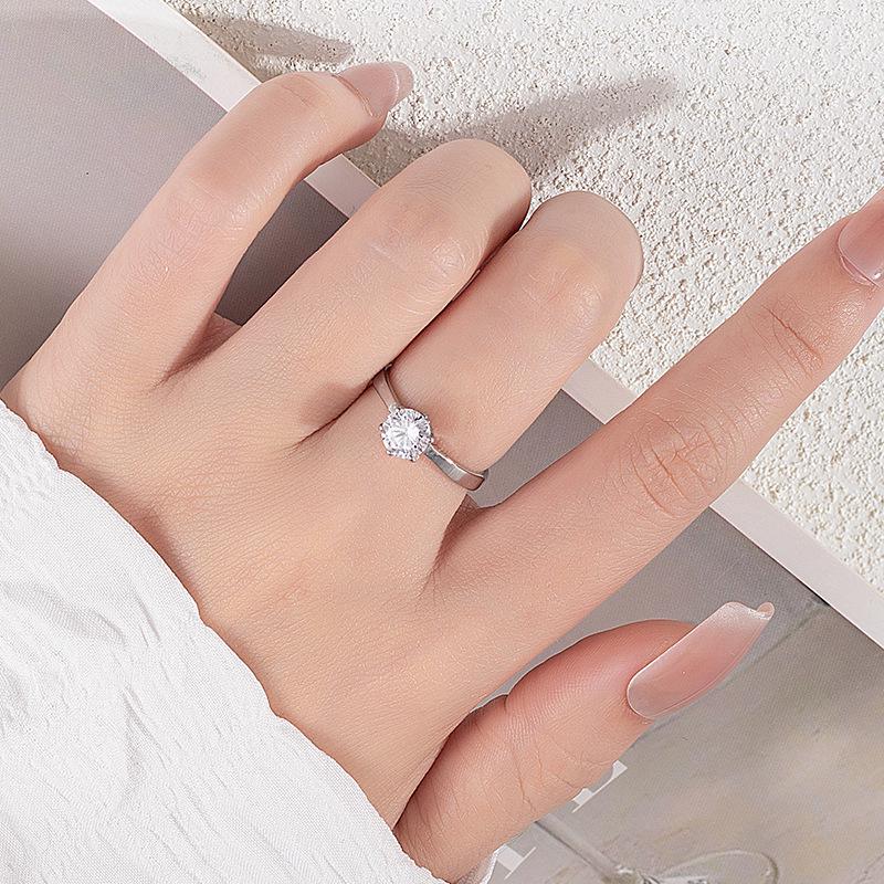 Korean Style Claw-Set Zircon Titanium Ring: Elegant 2023 Wedding Design for Women