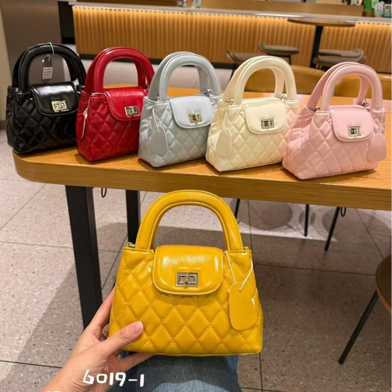 Borsa a tracolla da donna con tracolla a catenella, design trapuntato, pelle PU, portatile, a spalla, per uso quotidiano