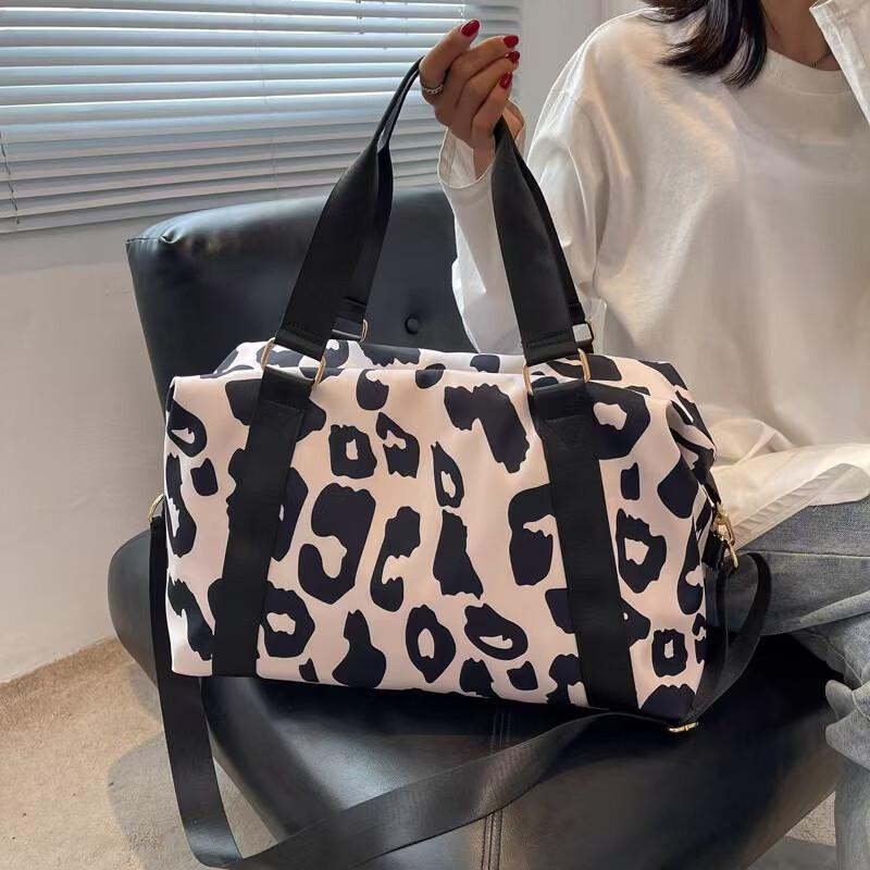 Women's Lightweight Large Capacity Travel & Gym Bag