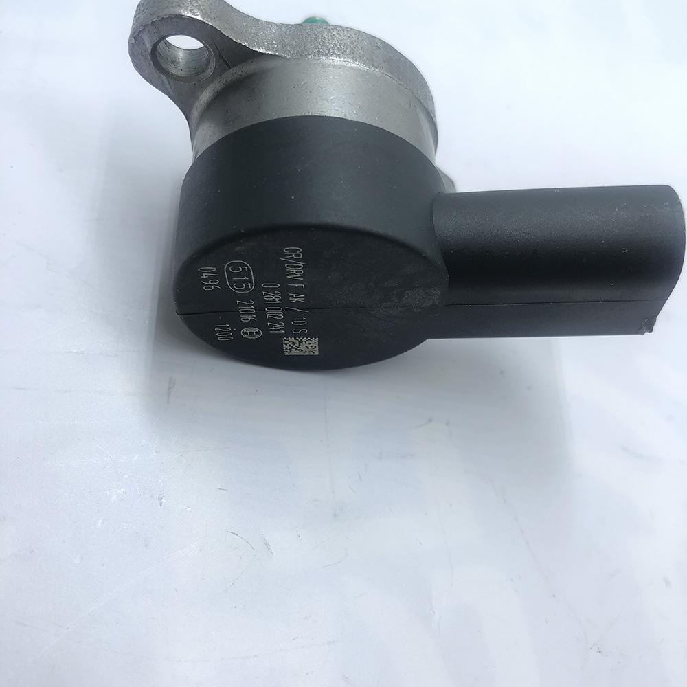 Mercedes-Benz W168/W202/W203 Fuel Pressure Sensor & Control Valve 0281002241