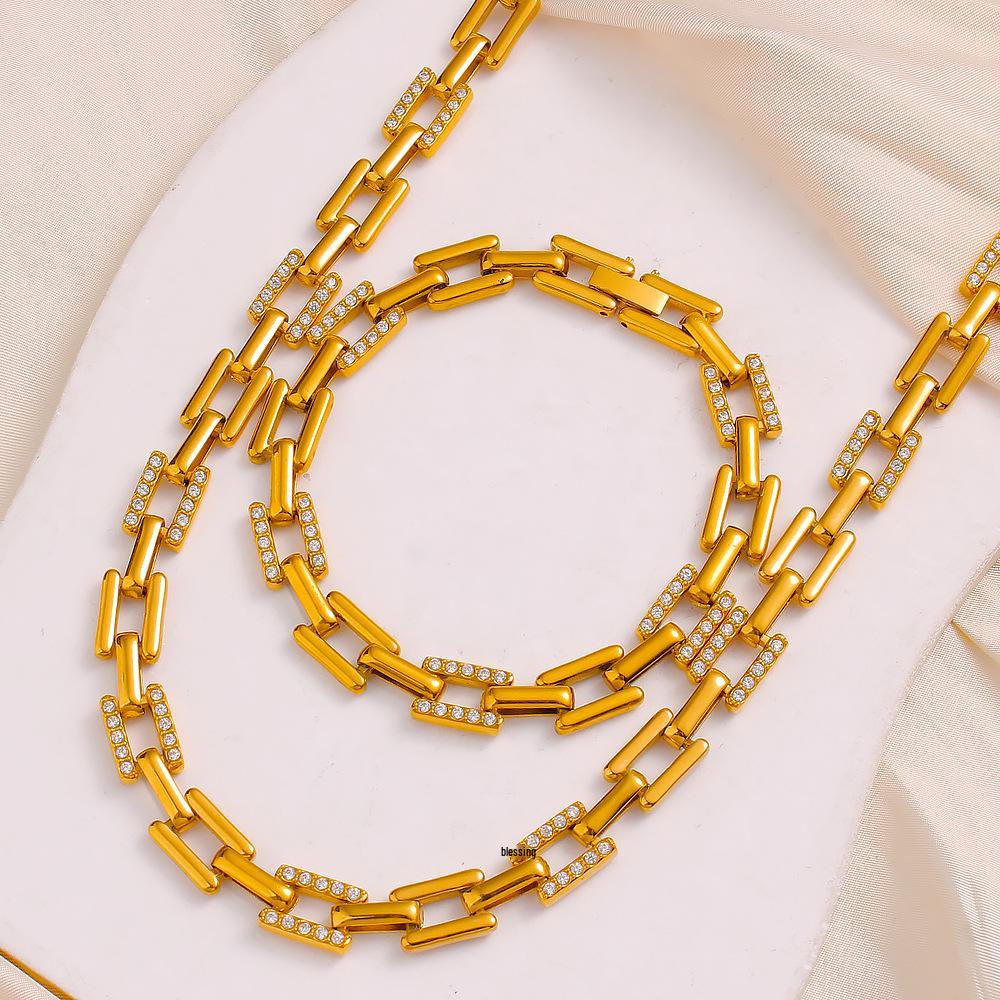European Elegant Stainless Steel Jewelry Set: Mouth-Shaped Chain and Interlocking Square Bracelet Necklace