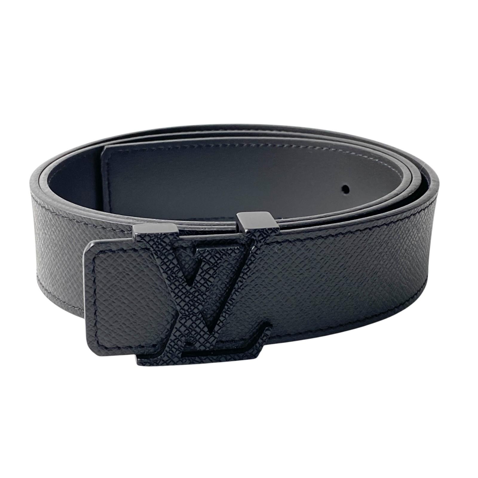 

Вживаний чоловічий ремінь LOUIS VUITTON з чорної шкіри