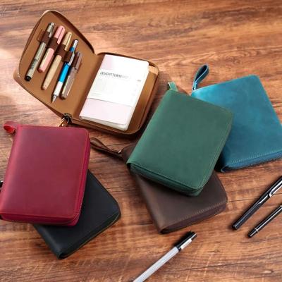 Bolsa de Cuero para 5 Bolígrafos Papelería Creativa para Diario 2025 Cierre de Cremallera para Hobonichi/ Stalogy/ Midori