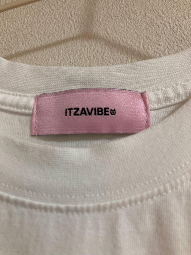 [USED] ITZAVIBE Angel Cat T-shirt Worn by Korean Idol Jaemin