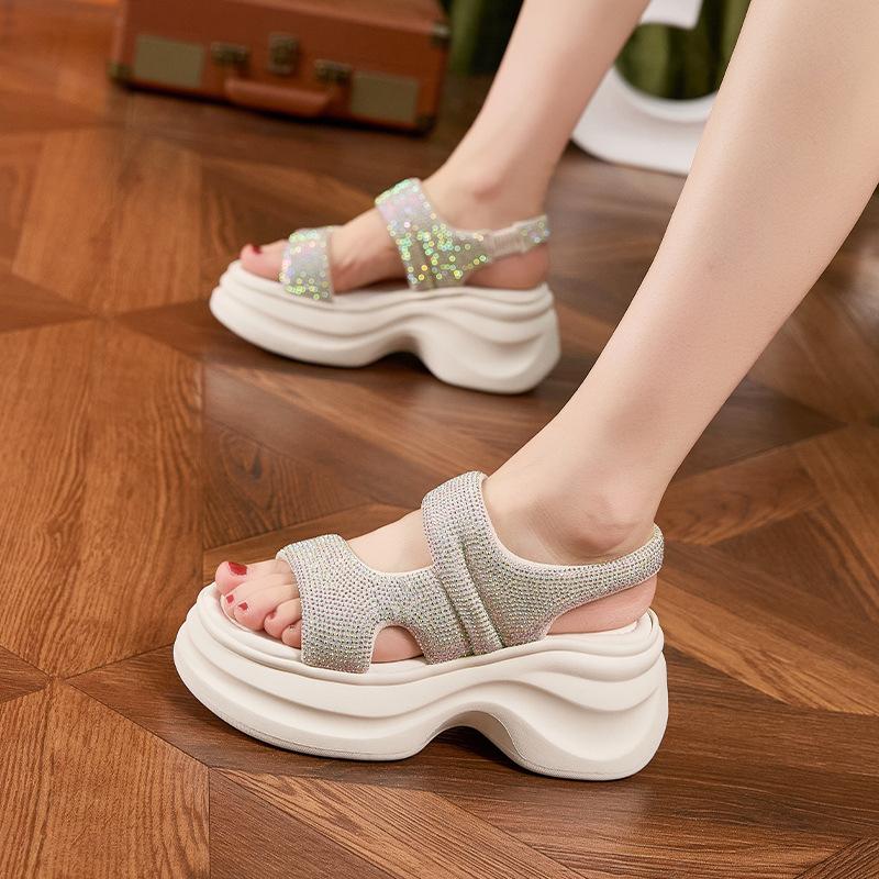 Platform Sandals Women's 2025 New Summer Wear Fashion Rhinestone Beach Shoes Soft Soles Increase the Feeling of Stepping On Shit Cool Slippers
