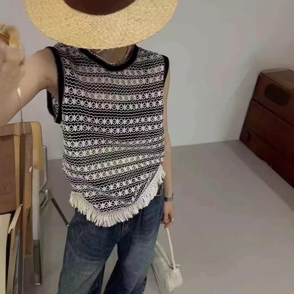 Korean Retro Hollow Sleeveless T-shirt with Tassel Hem - Summer 2024 Women's Western-Style Top
