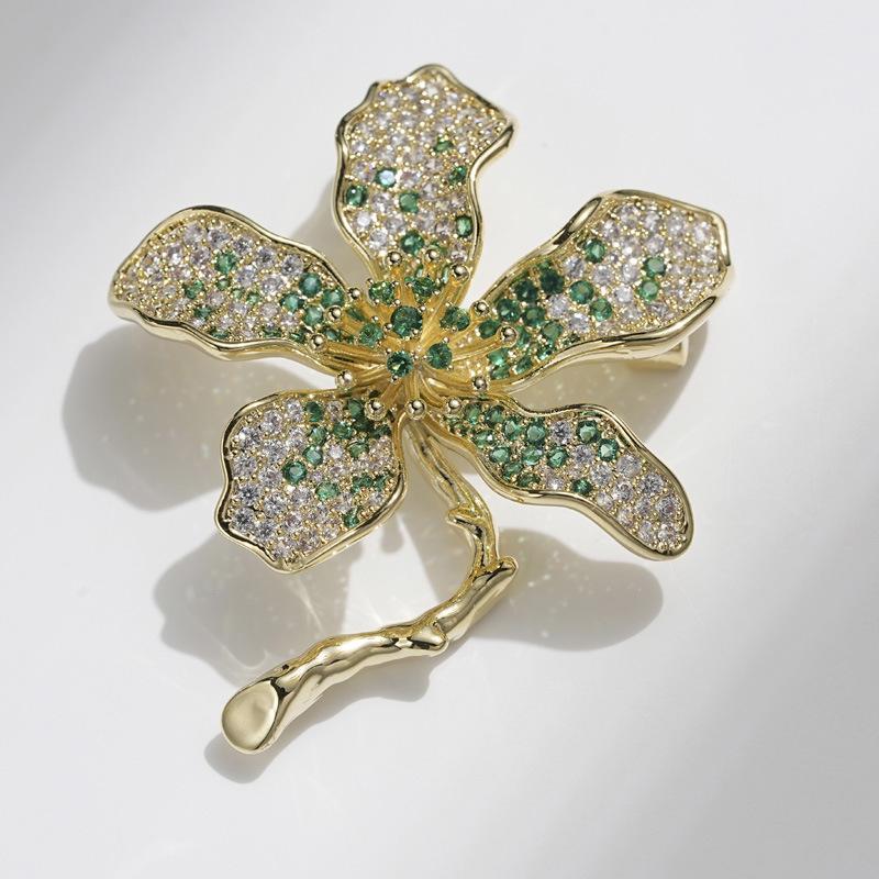 Bo Xin Yun Elegant Five-Petal Flower Brooch - High-End Coat Pin Accessory