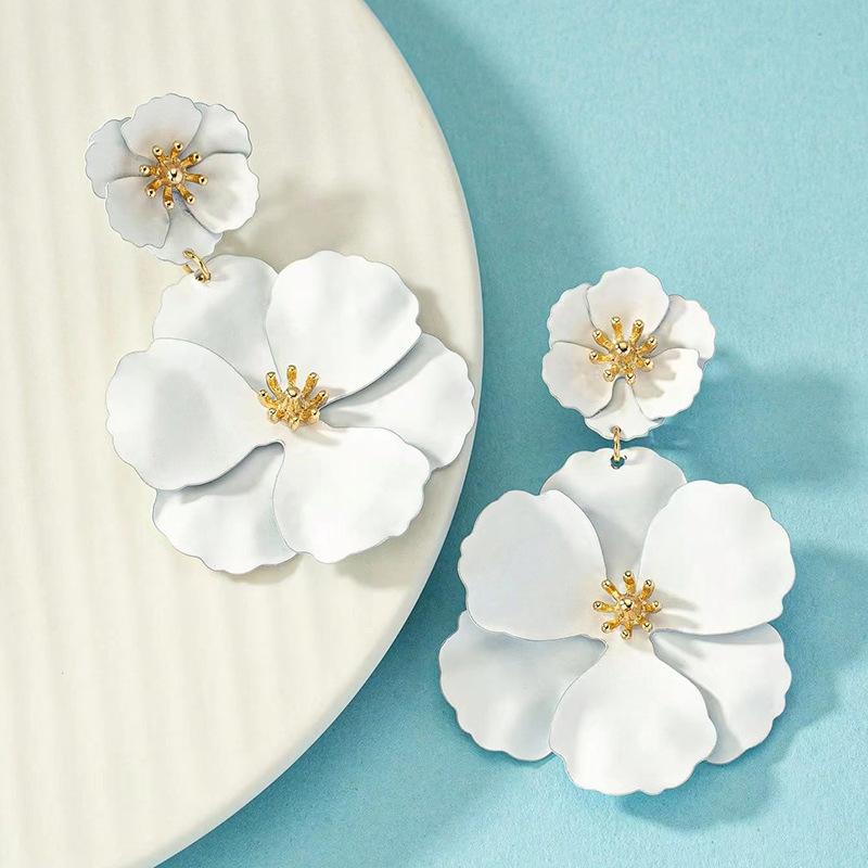 Mori Retro Long Temperament Colorful Flower Spray Paint Multi-Layer Creative Earclip Earrings