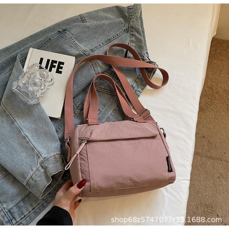 Fashion Versatile Handbag 2025 New Shoulder Leisure Travel Messenger Bag Lightweight Waterproof Nylon Cloth Bag Women