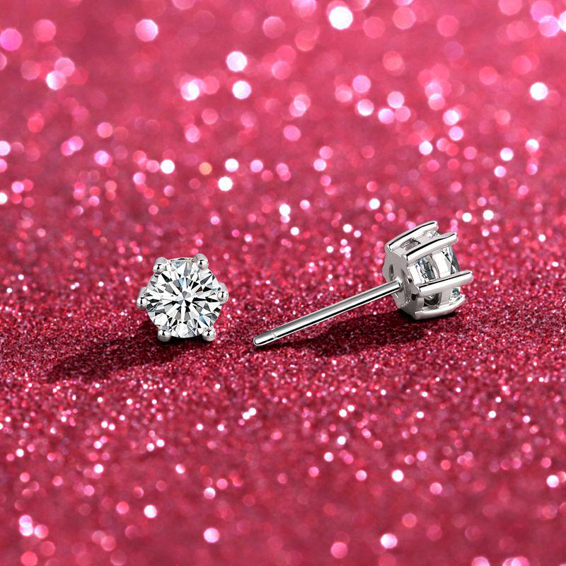 Classic Moissanite Stud Earrings, Women's S925 Sterling Silver, Simple Six-Prong Setting, High-End Cartilage Style.