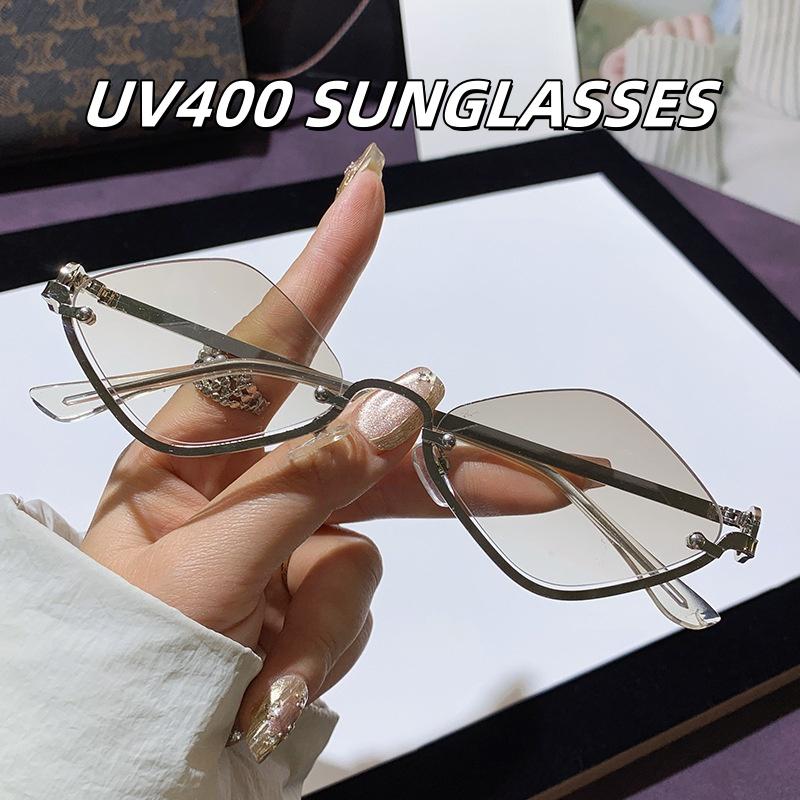 Fashion Metal Half Frame Men'S And Women'S Diamond Sunglasses European And American Retro Punk Small Frame Glasses