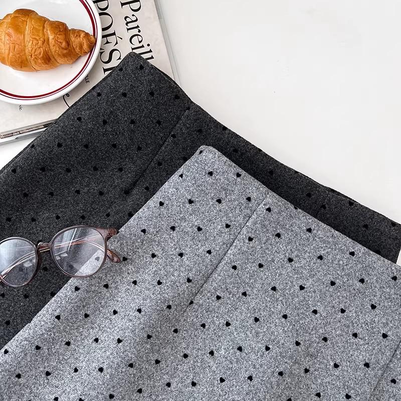 Korean Style Black Wool Plaid Polka Dot Midi Skirt - A-Line Petite Skirt for Women, Autumn and Winter Versatile Wear.