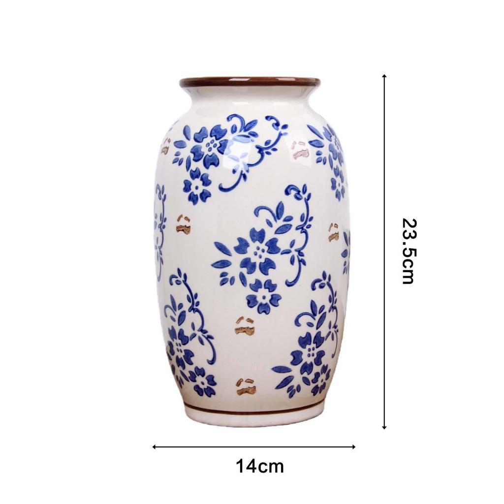 Vintage Blauw en Wit Porseleinen Kleine Vaas voor Bloemschikkingen – Retro Keramisch Ornament voor Woonkamer Decoratie.