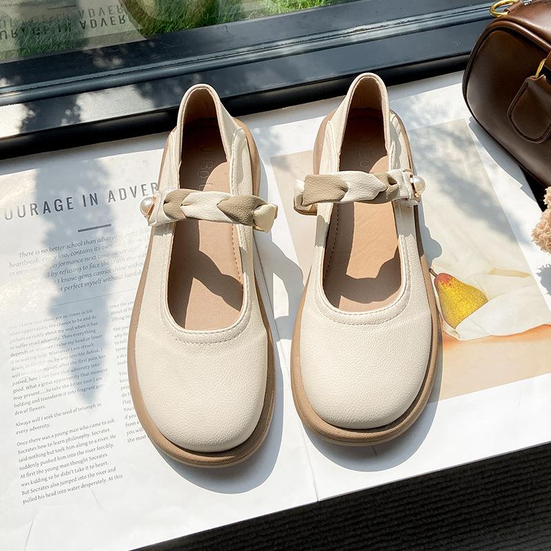 

French shallow mouth Mary Jane single shoes women s 2025 spring new with skirt college British style high heel small leather shoes 35 бежевый