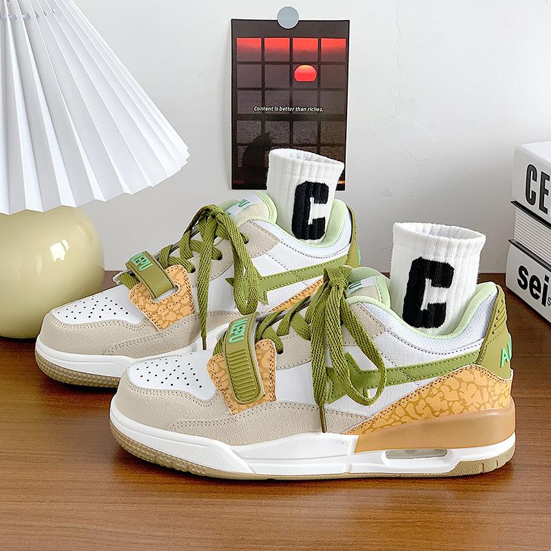 Board shoes women's 2 new autumn versatile sports leisure thick sole heightening air cushion white shoes children