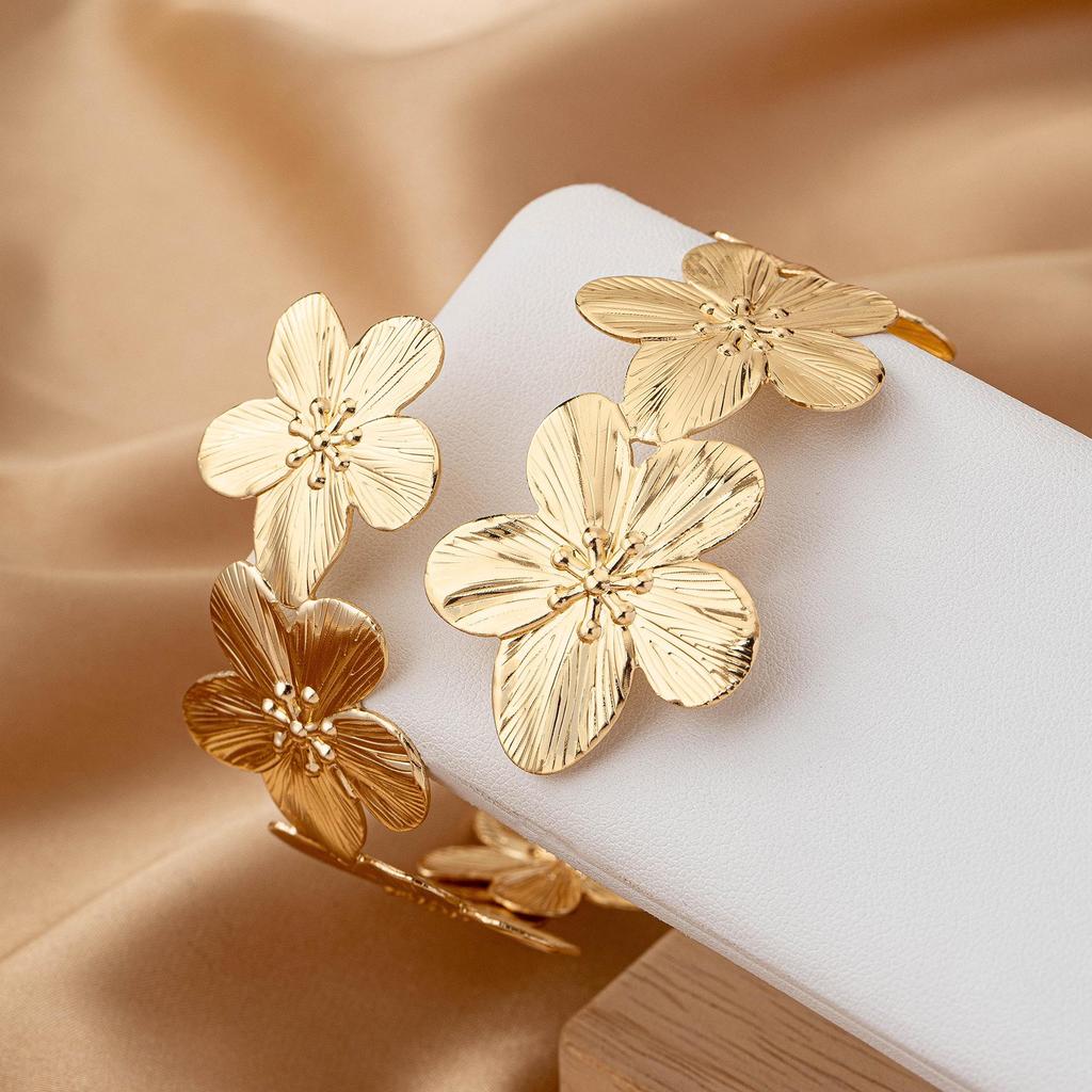 Women's Trendy Floral Armlet for Vacation Wear