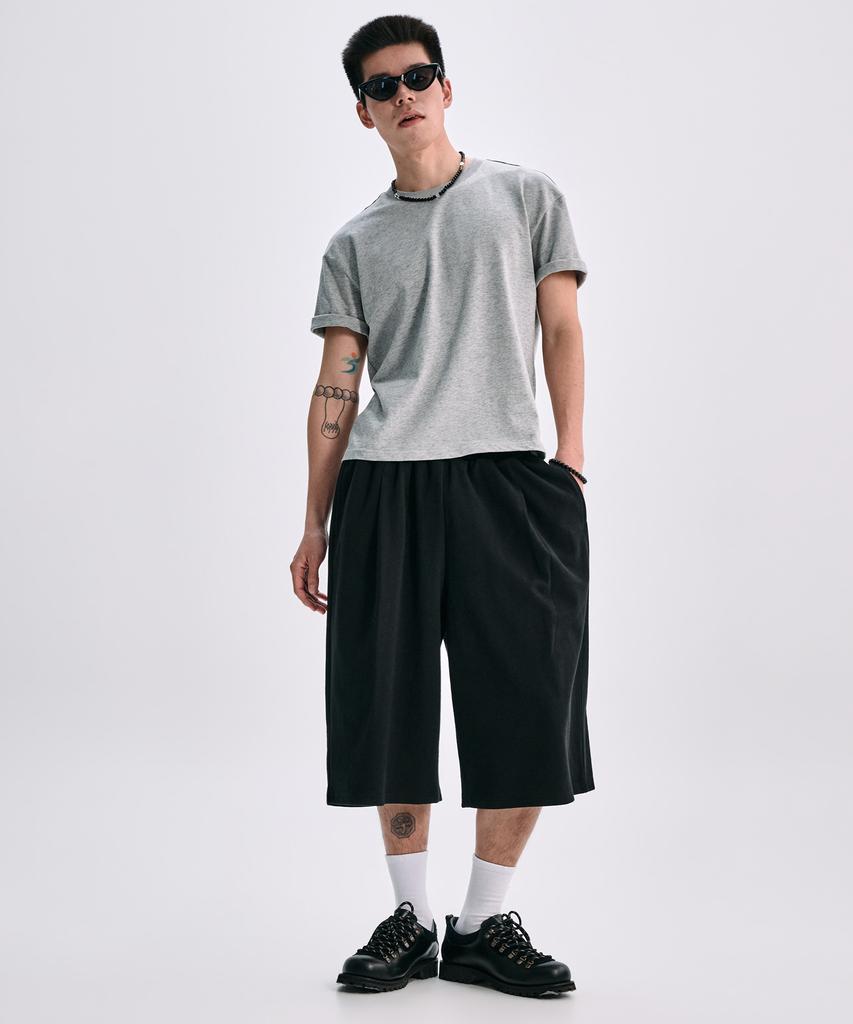 TAKEASY One-Pleat Dual-Pocket Sweat Shorts (Black)
