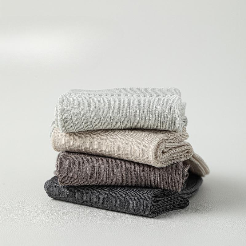 Men's Mulberry Silk Mid-calf Socks, Boneless Solid Color Casual Business Socks, Light and Breathable Mid-calf Socks for Spring and Summer